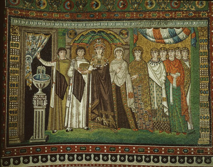 Императрица Феодора со свитой. Мозаика. 546—548 годы. Церковь Сан Витале.